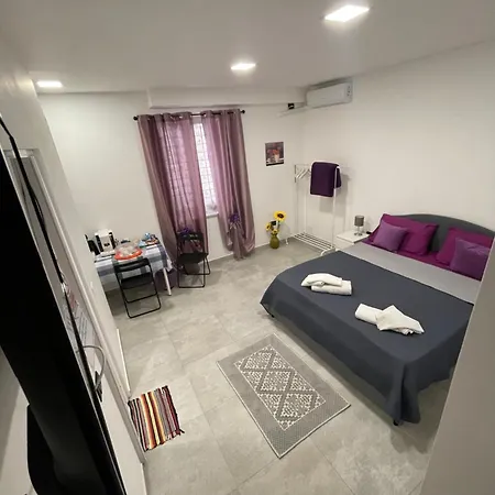 Tufaro Private לינה וארוחת בוקר 3*