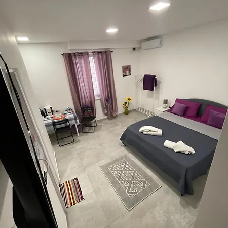 Tufaro Private Bed & Breakfast *