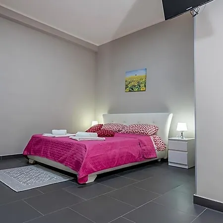Tufaro Private Bed & Breakfast
